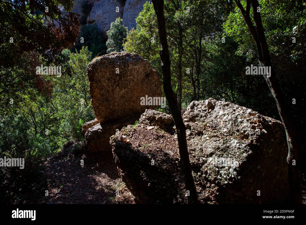 Sito megalitico, vicino al torrente de Diablera, sulla montagna di Montserrat, vicino a Barcellona, Catalogna, Spagna Foto Stock