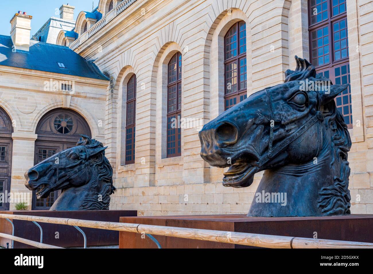 Sculture a cavallo nella grande stalla del Domaine de Chantilly - Francia Foto Stock