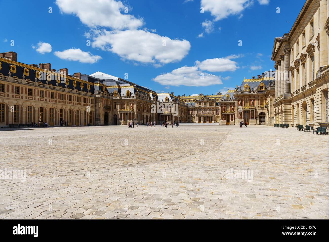 Cortile d'ingresso del Palazzo di Versailles - Francia Foto Stock