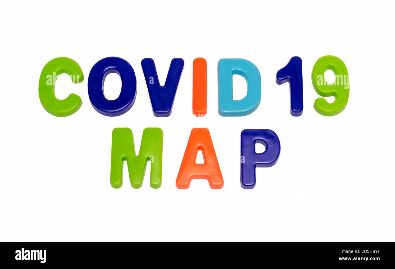 Coronavirus pandemico, testo COVID-19 MAPPA su sfondo bianco. Mappa di distribuzione della pandemia globale. COVID-19 è ufficiale il nuovo nome di coronavi Foto Stock