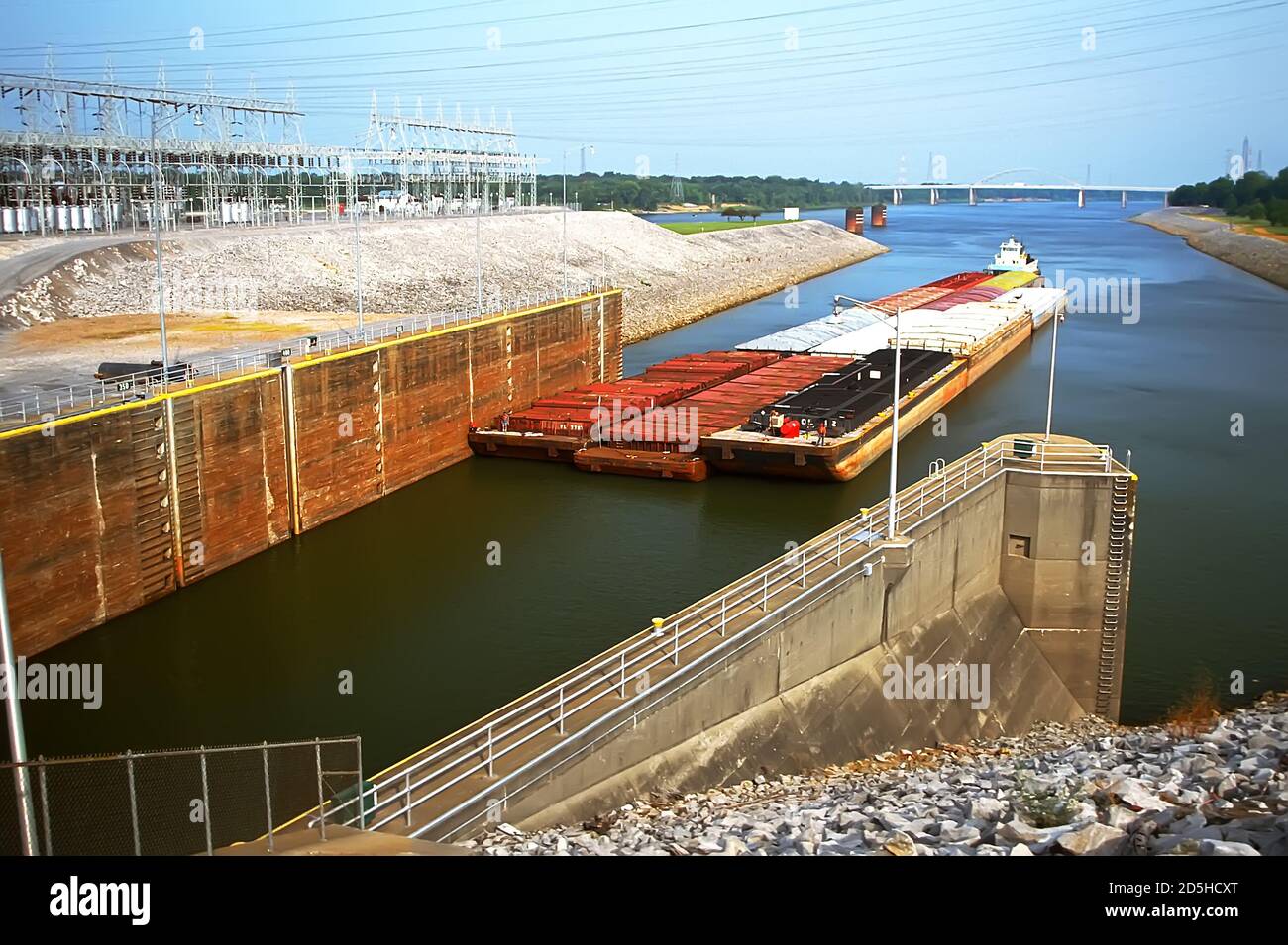Serratura e siti di diga sul fiume Mississippi permette per le chiatte per navigare Foto Stock