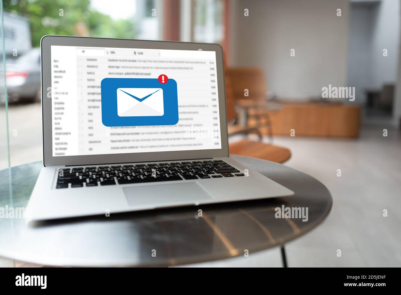 Comunicazione di posta elettronica messaggio Connessione alla mailing contatti phone Global lettere Concept Foto Stock