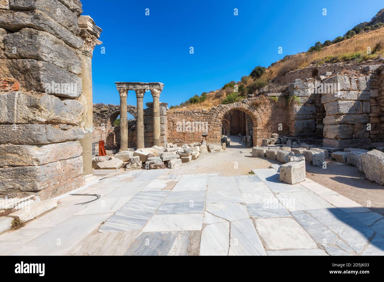 Belle colonne nelle rovine di Efeso, Selcuk, Smirne, Turchia Foto Stock
