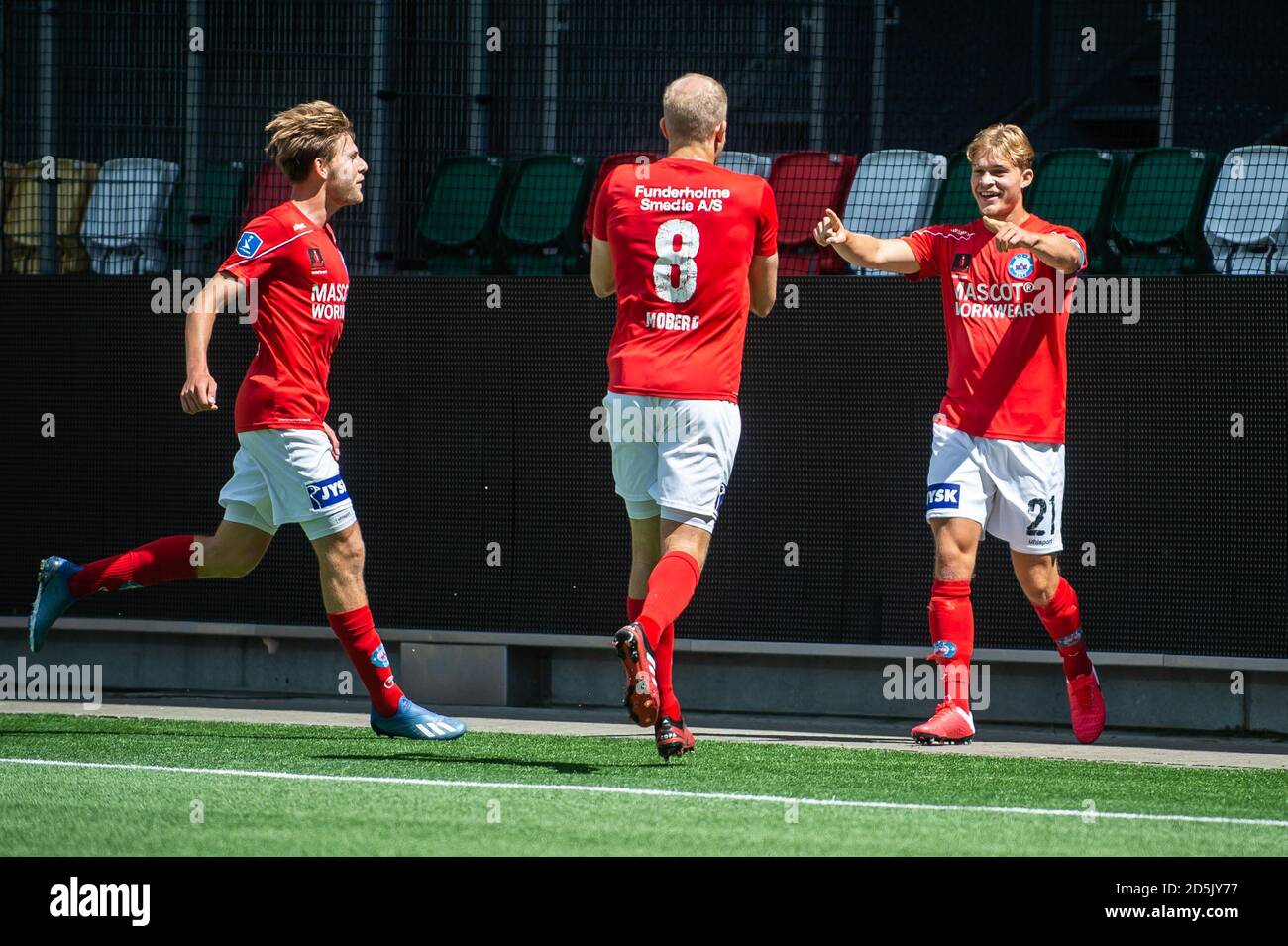 Silkeborg, Danimarca. 21 giugno 2020. Mads Emil Madsen (21) di Silkeborg IF segna per 1-0 durante la partita 3F Superliga tra Silkeborg IF e Sonderjyske al Jysk Park di Silkeborg. (Foto: Gonzales Photo - Morten Kjaer). Foto Stock