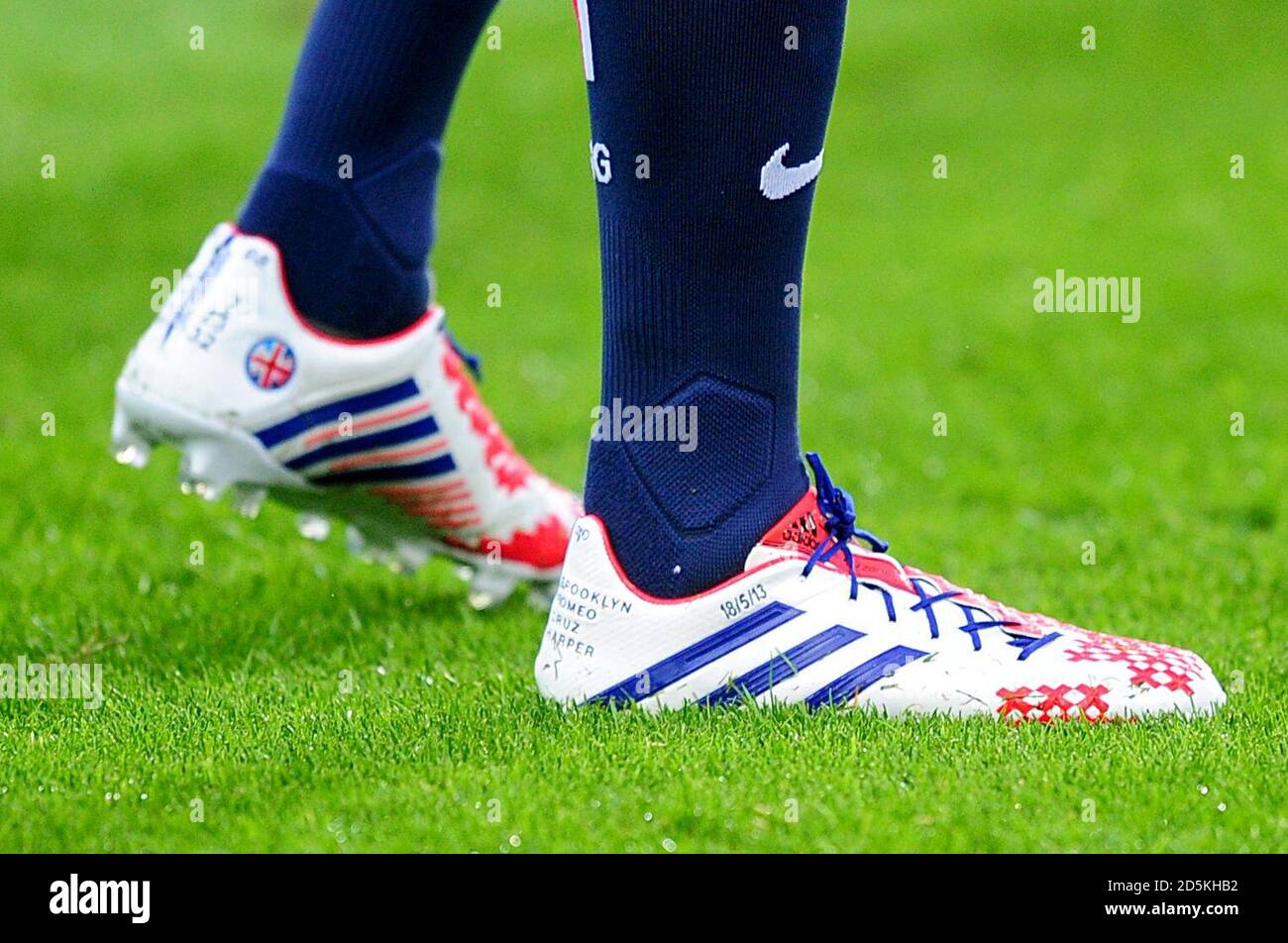 Dettaglio delle scarpe da calcio di David Beckham di Parigi Saint Germain  Foto stock - Alamy