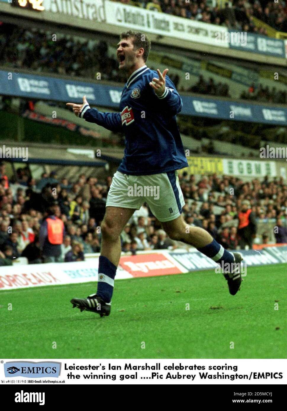 Ian Marshall di Leicester festeggia il punteggio del gol vincente Foto Stock