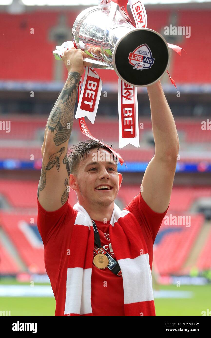 Josh Brownhill di Barnsley festeggia dopo il gioco Foto Stock