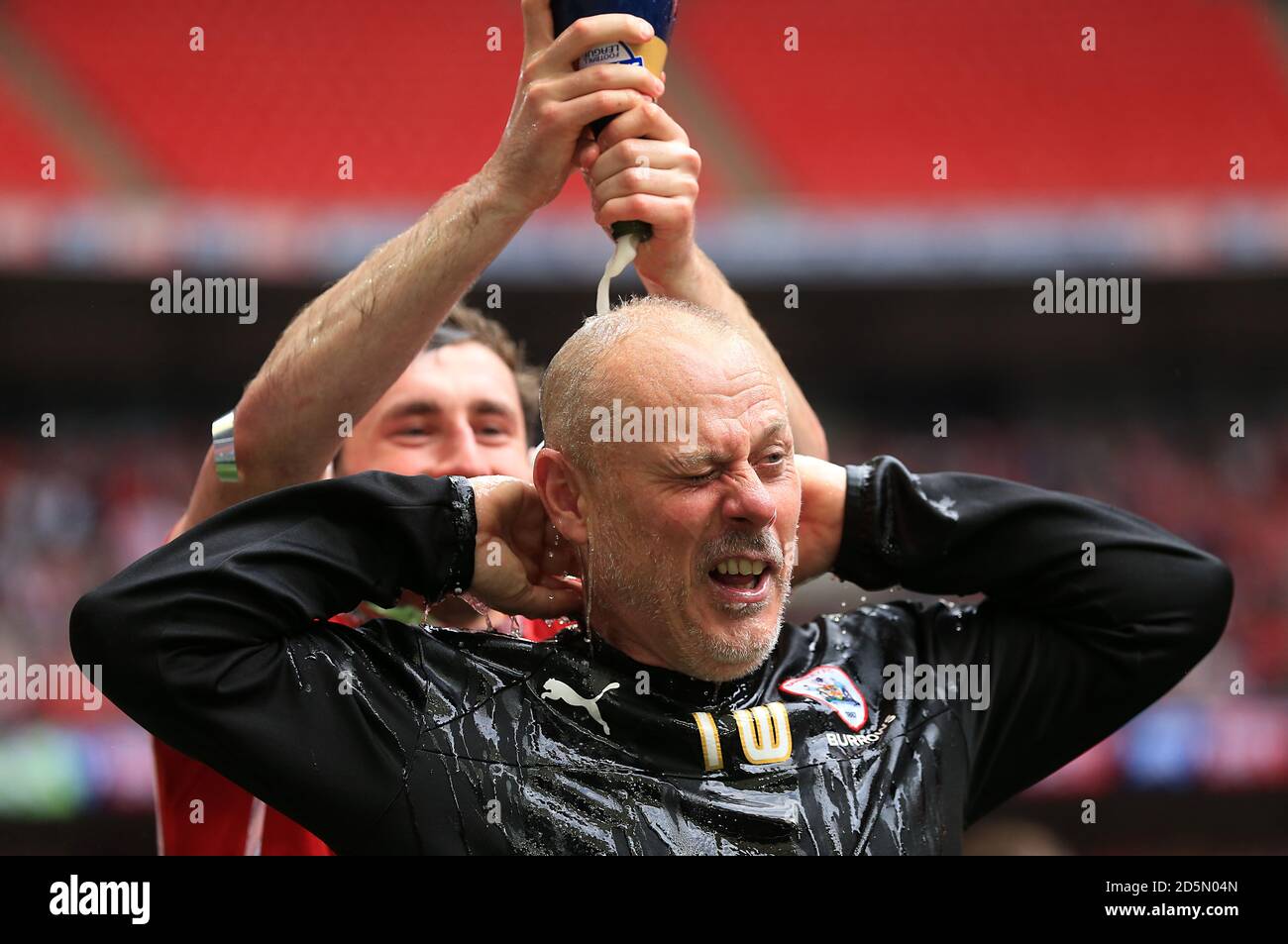 Tommy Wright, allenatore di Barnsley, dopo aver vinto la finale Play-Off di Sky Bet League One allo stadio di Wembley, Londra. Foto Stock