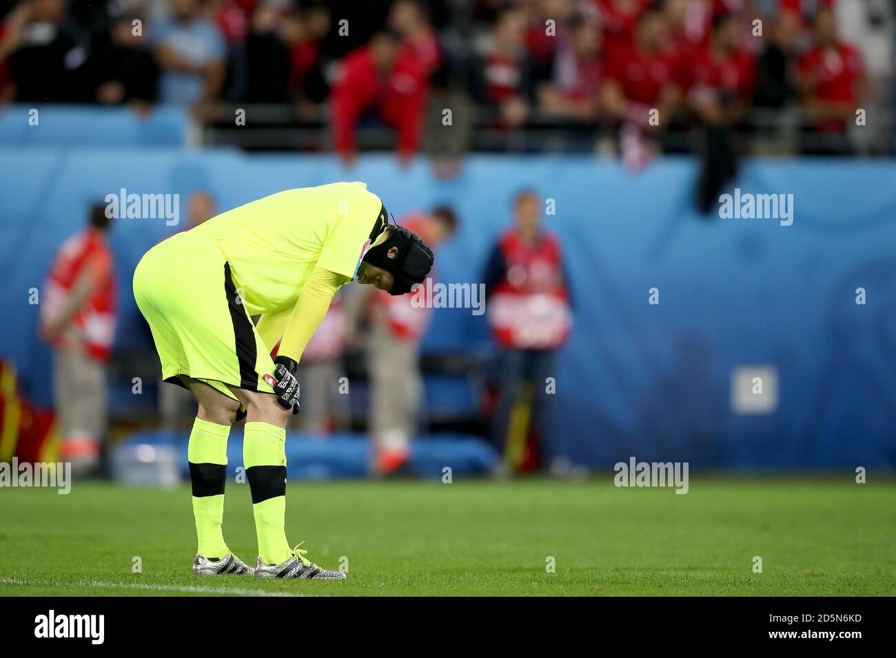 Il portiere della Repubblica Ceca Petr Cech è lasciato espulso dopo il fischio finale Foto Stock