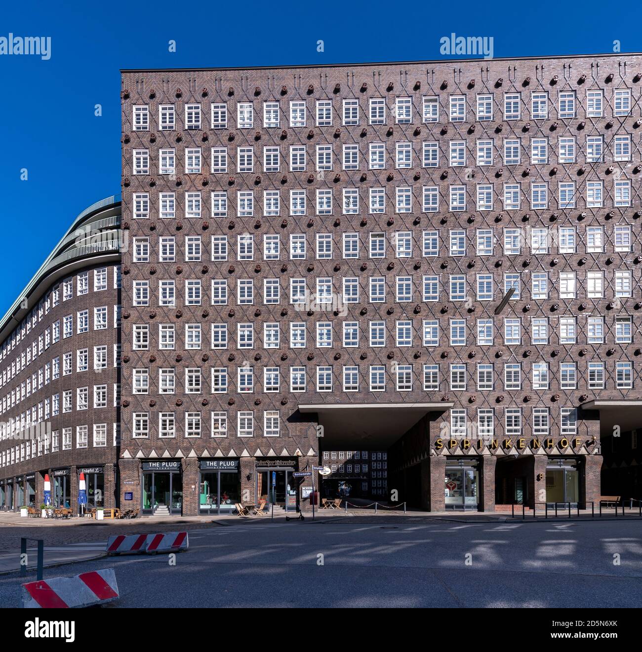 Sprinkenhof ad Amburgo. Progettato da Fritz Höger, completato nel 1924. Un esempio estremo dello stile architettonico dell'espressionismo di Brick degli anni '20. Foto Stock