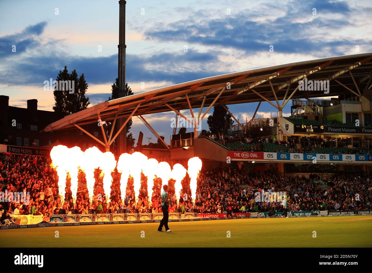 Surrey's Zafar Ansari di fronte al NatWest T20 Blast Fiamme al Kia Oval Foto Stock