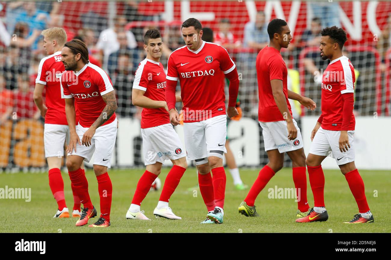 New Charlton Athletic Signings Ricky Holmes (a sinistra), Lee Novak (al centro) e Nicky Ajose (a destra). Foto Stock