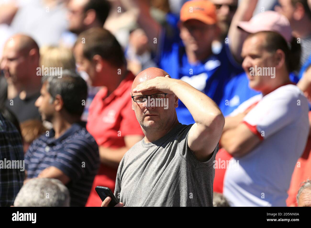 Tifosi della città di Birmingham negli stand di St Andrews Foto Stock