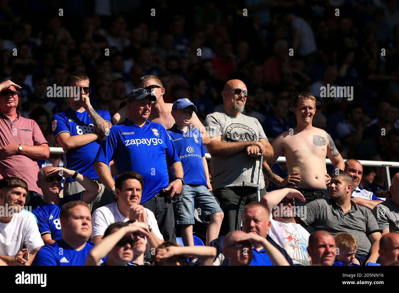 Tifosi della città di Birmingham negli stand di St Andrews Foto Stock