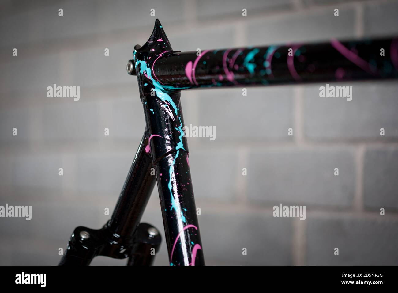 Realizzata a mano con telaio per biciclette da strada dai Vandal Metalworks Foto Stock