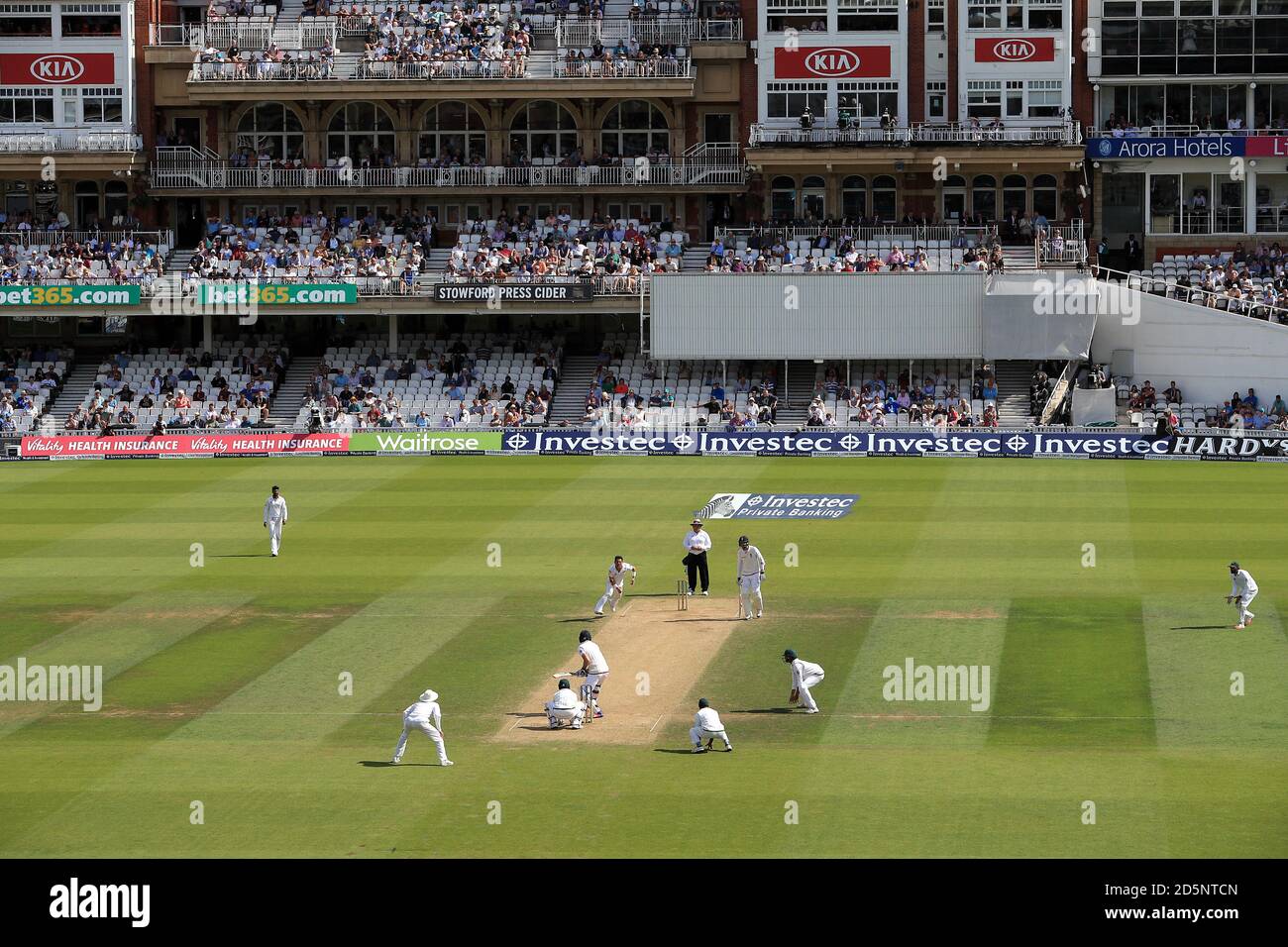 Una visione generale dell'azione tra Inghilterra e Pakistan Foto Stock