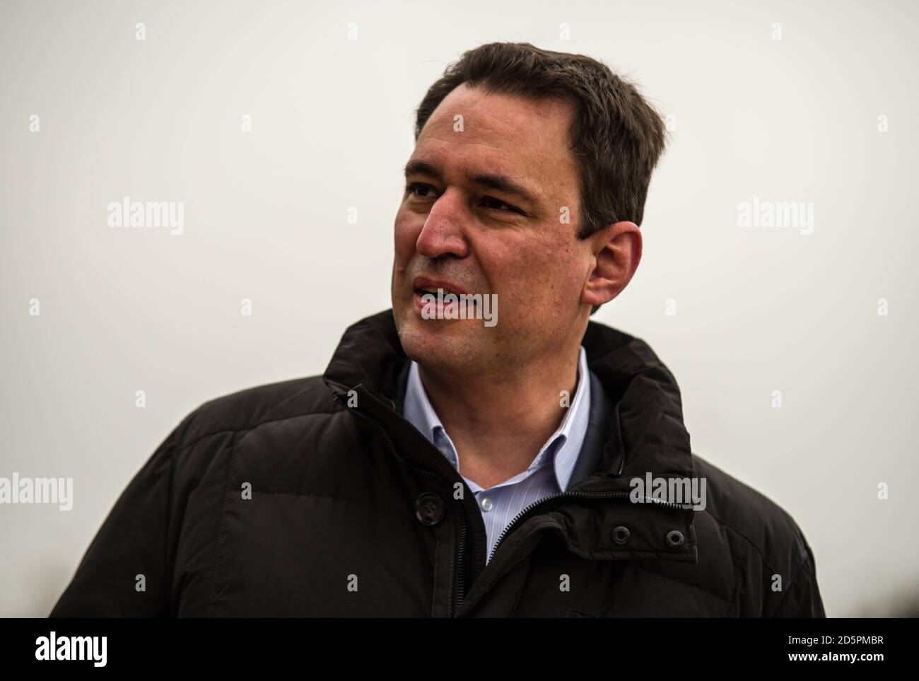 Monaco, Baviera, Germania. 14 ottobre 2020. GEORG EISENREICH, JustizMinister della Baviera, testa il sistema anti-drone Droptec Dropster e vede i risultati. Nell'ambito della sua lotta contro il contrabbando di contrabbando, come droghe e armi, in carceri e prigioni, il Justizvollzug (Dipartimento delle forze dell'ordine) della Baviera sta attualmente testando il sistema di difesa Dropster contro i contrabbandieri di Droptec GmbH. L'azienda svizzera di Chur promette risultati rapidi, precisi, convenienti e non letali nell'uso del suo sistema di distribuzione in rete. L'azienda afferma che Dropster è già in uso Foto Stock