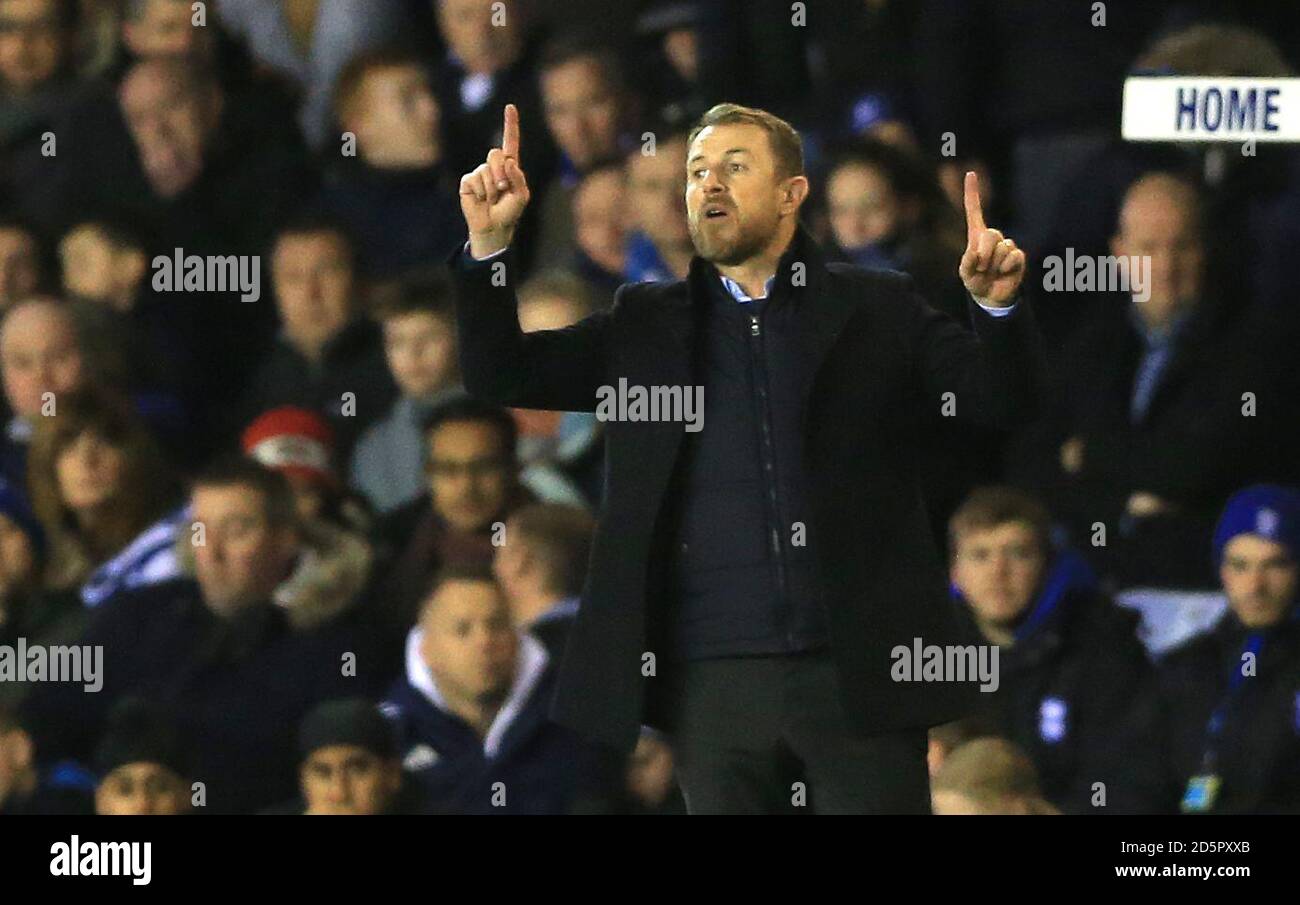 Gary Rowett, responsabile della città di Birmingham, si attiva in linea di contatto. Foto Stock