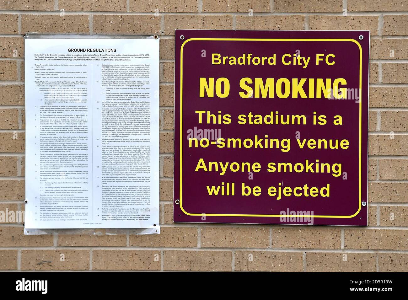 Cartello No Smoking al Northern Commerals Stadium a Valley Parata Foto Stock