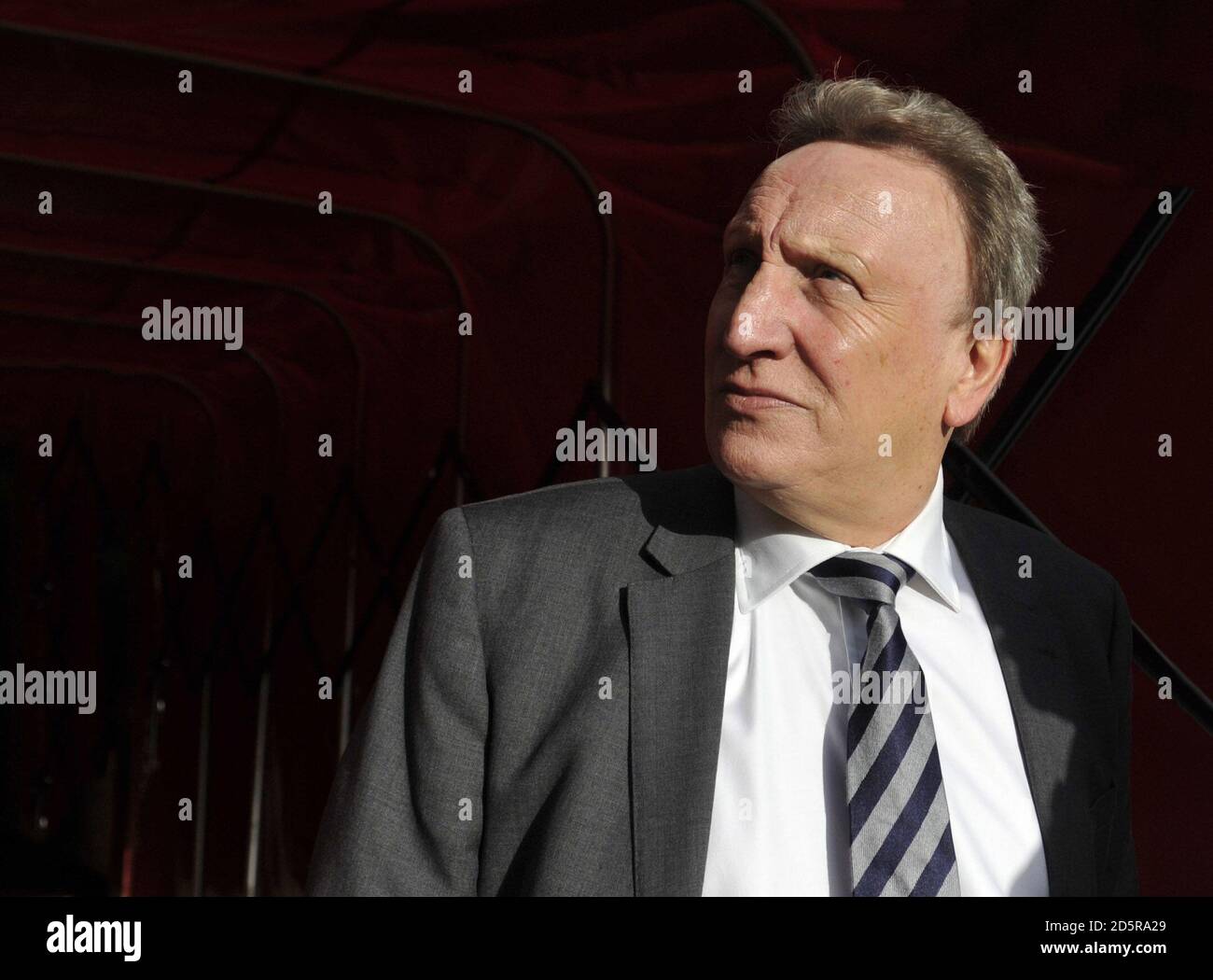 Il responsabile della città di Cardiff Neil Warnock. Foto Stock