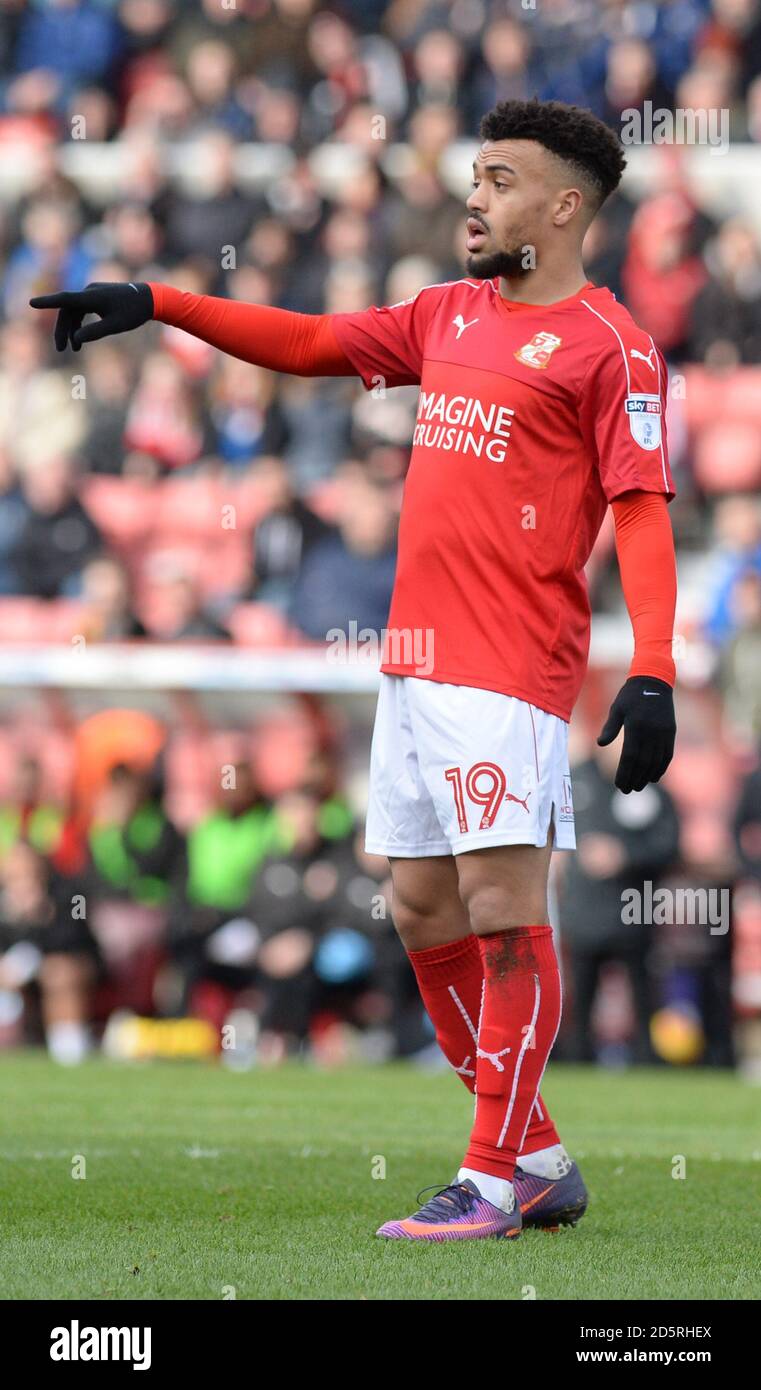 Swindon città Nicky Ajose Foto Stock