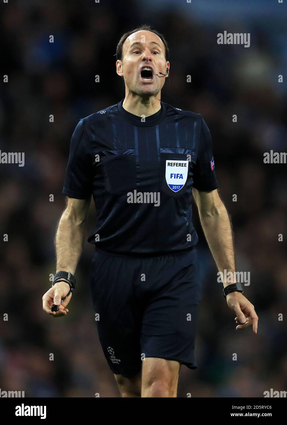 Arbitro della partita Antonio Mateu Foto Stock
