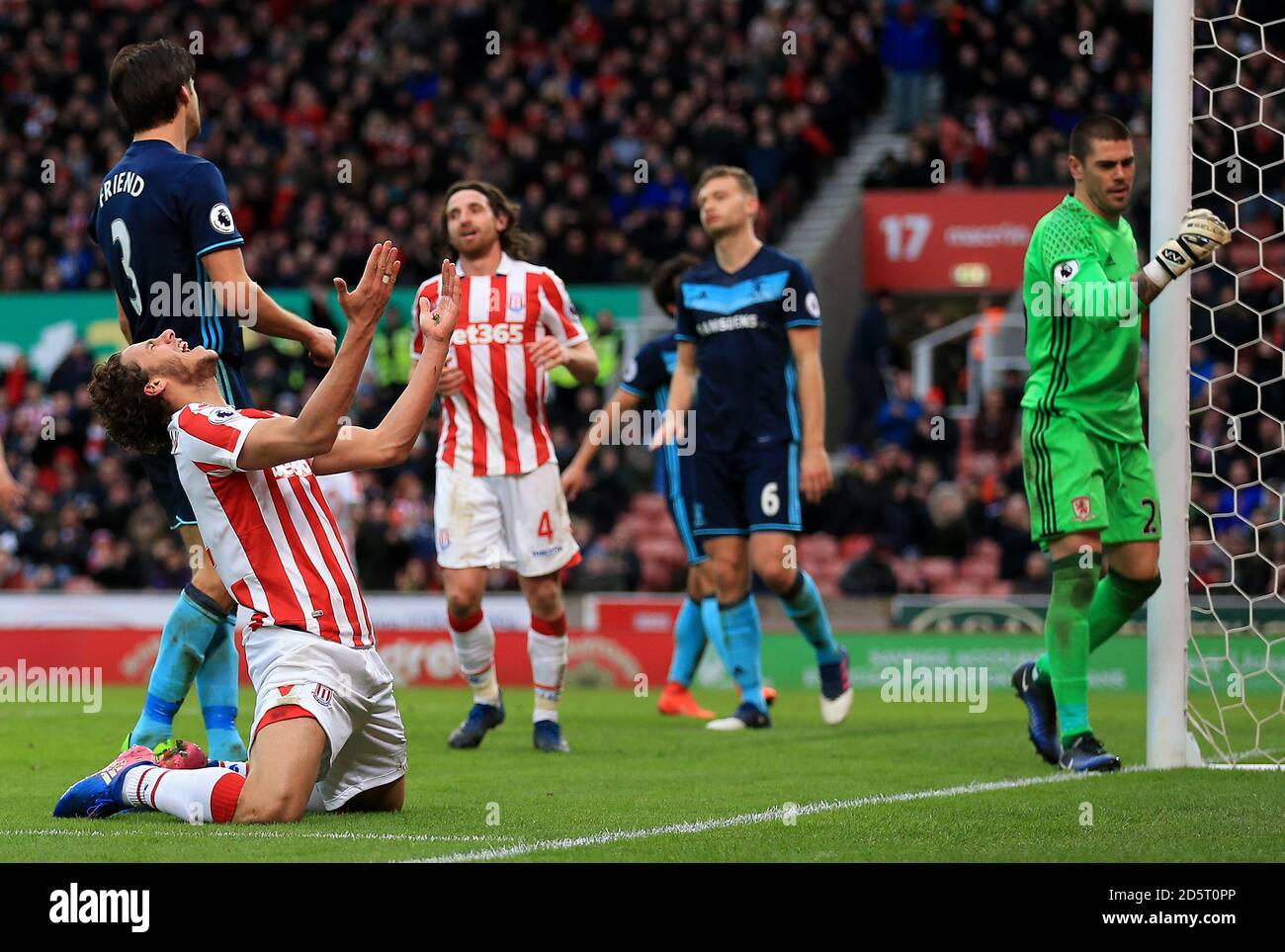 Ramadan Sobhi di Stoke City (a sinistra) durante la partita Foto Stock