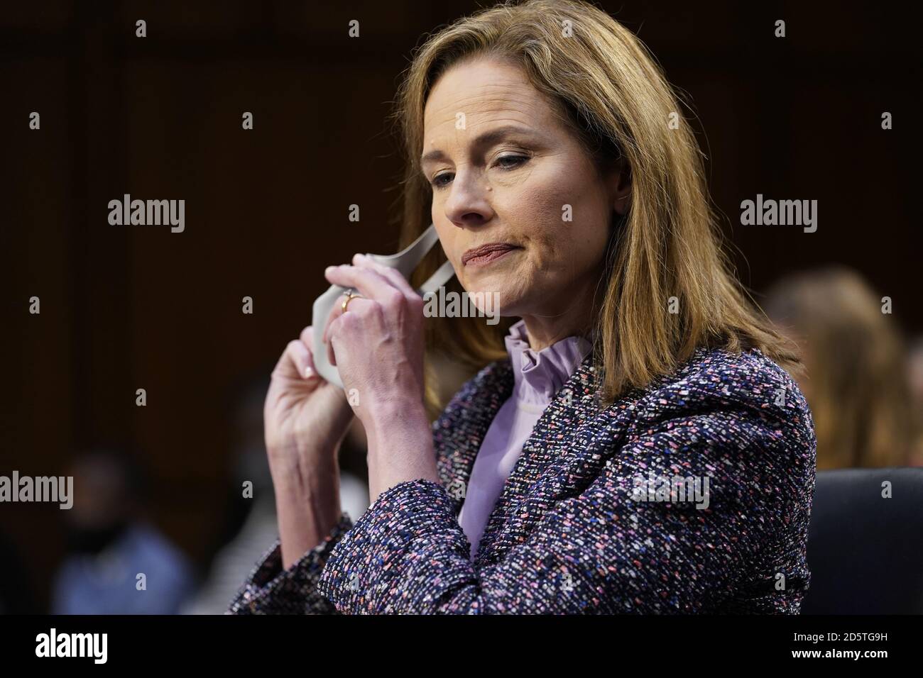 Il candidato della Corte Suprema degli Stati Uniti Amy Coney Barrett arriva per la sua audizione di conferma davanti al Comitato giudiziario del Senato, Mercoledì, Ottobre 14, 2020, su Capitol Hill a Washington.Credit: Susan Walsh/Pool via CNP | uso in tutto il mondo Foto Stock