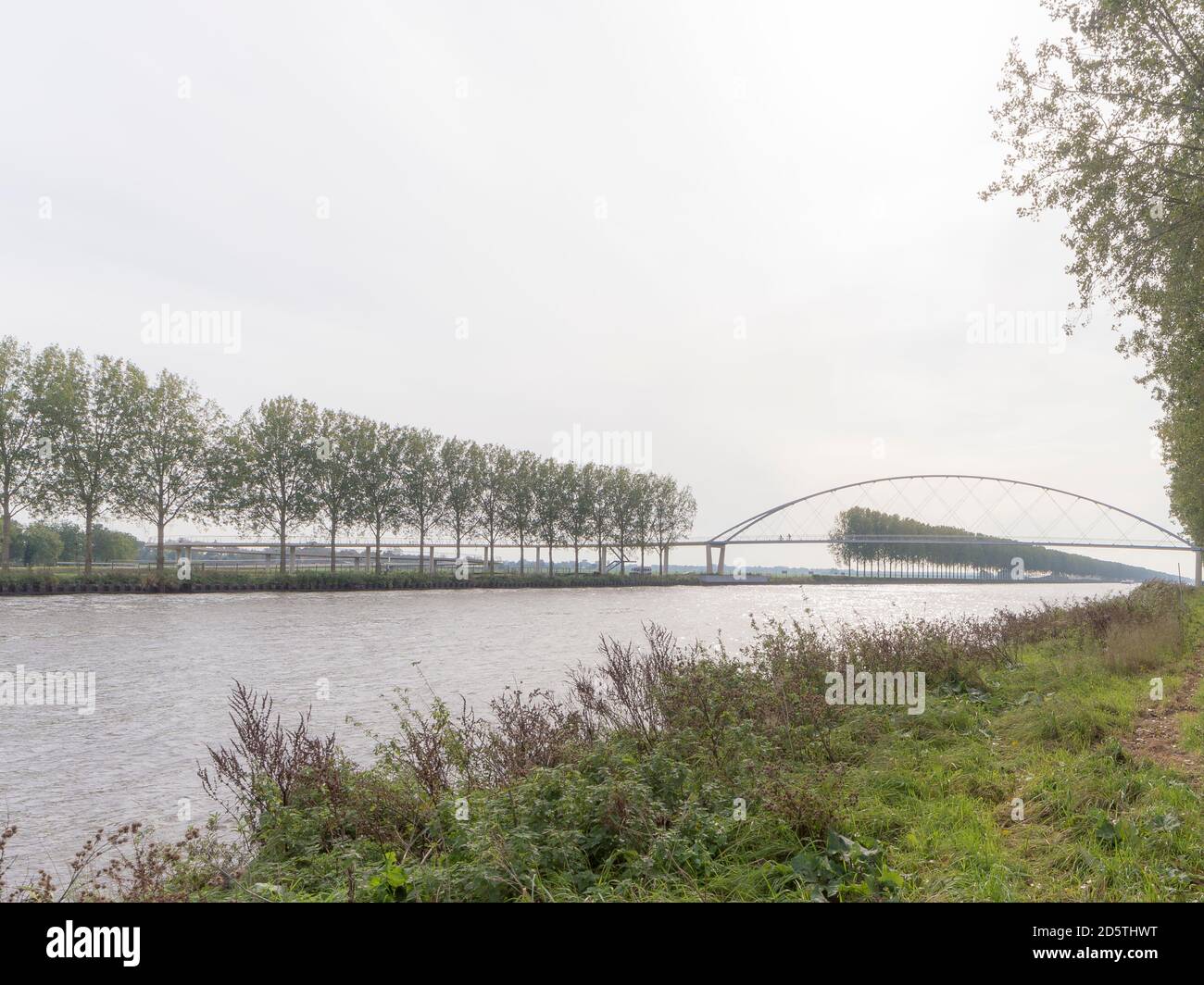 Il ponte Liniebrug sul canale Amsterdam-Rijnkanaal vicino Abcoude, Paesi Bassi Foto Stock