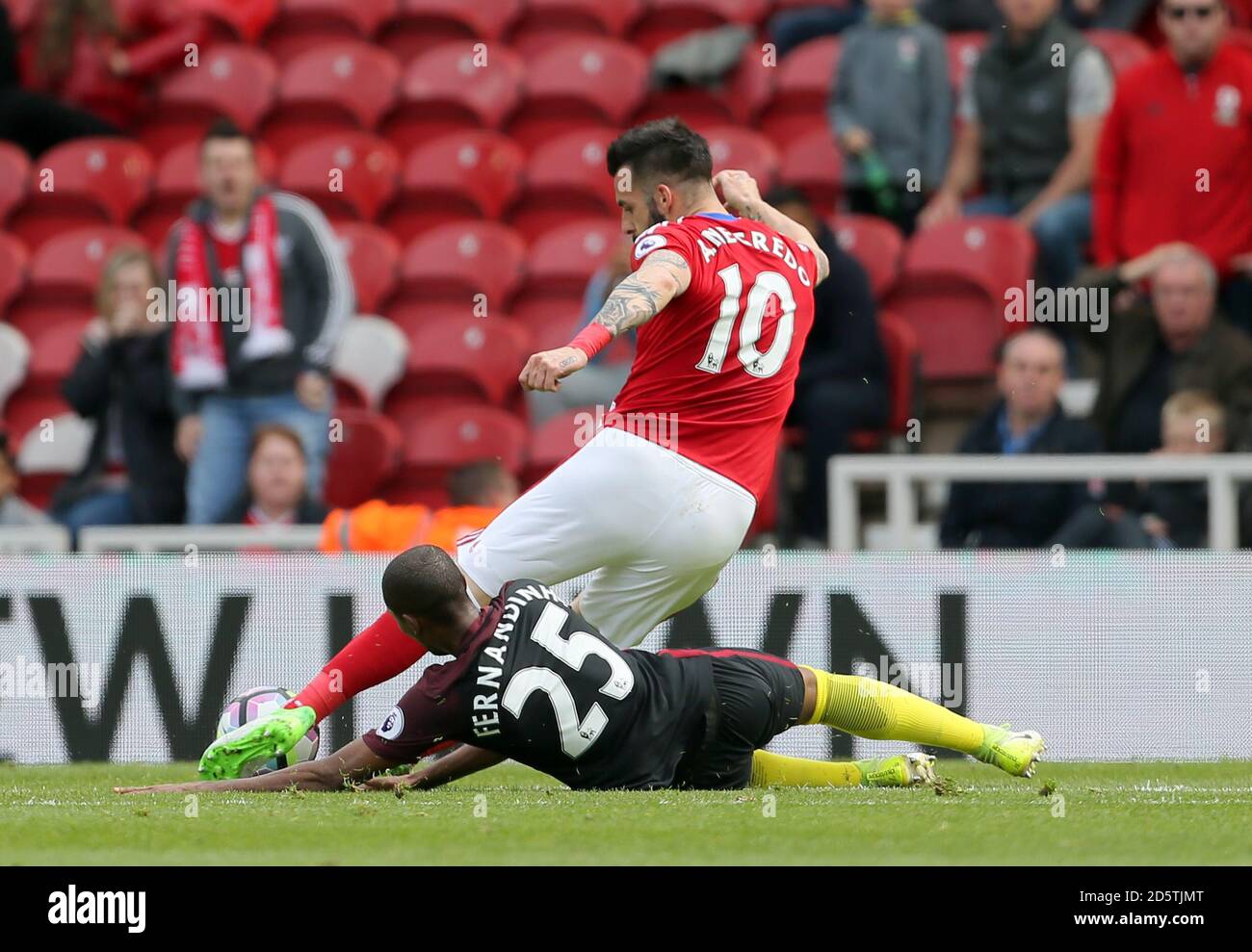 Alvaro Negredo di Middlesbrough segna il primo obiettivo del suo lato gioco Foto Stock