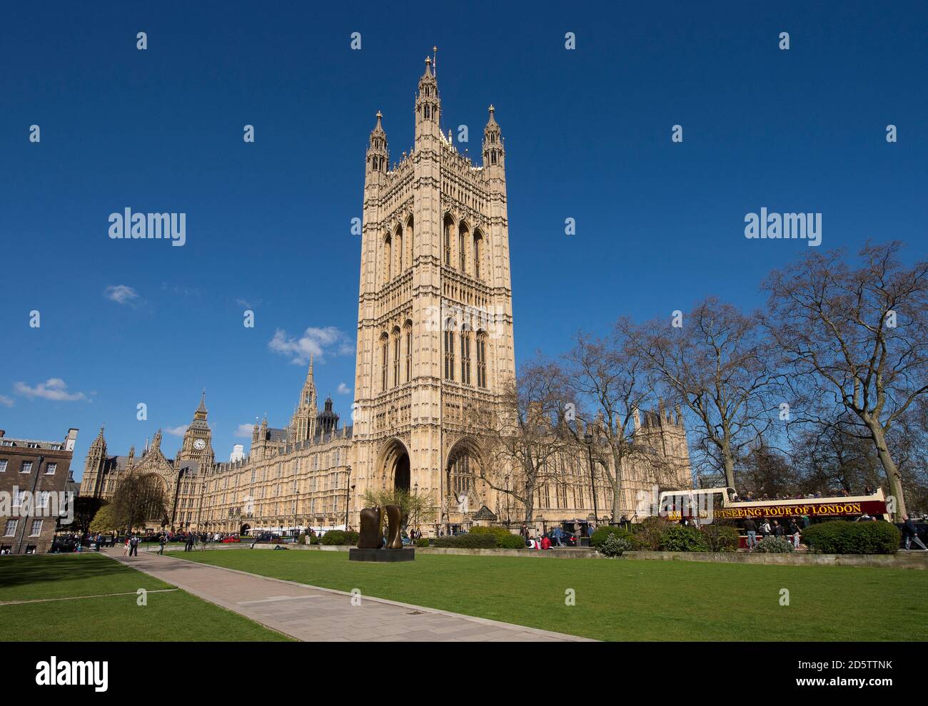 Victoria Tower all'estremità sud-ovest del Palace of Westminster, Londra, Inghilterra. Foto Stock