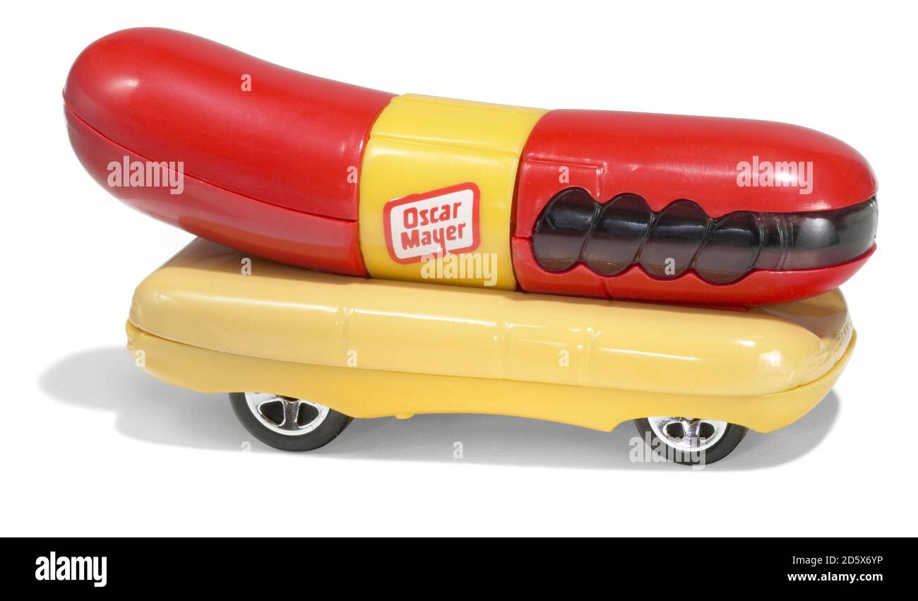 Oscar Mayer wiener-mobile giocattolo fischio fotografato su uno sfondo bianco Foto Stock