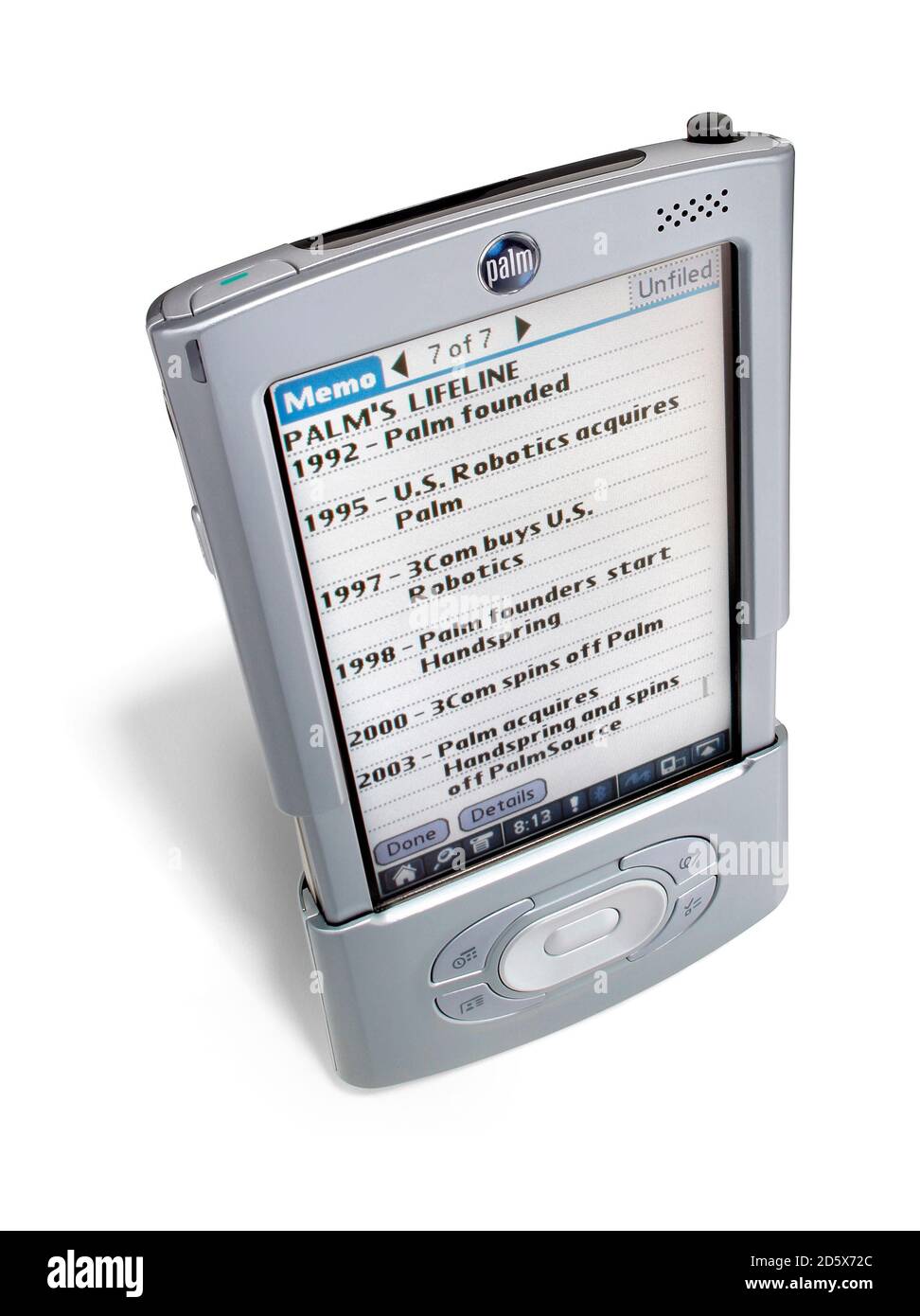 Palmare Palm Pilot che visualizza una sequenza temporale della creazione di Palm fotografato ad angolo su uno sfondo bianco Foto Stock