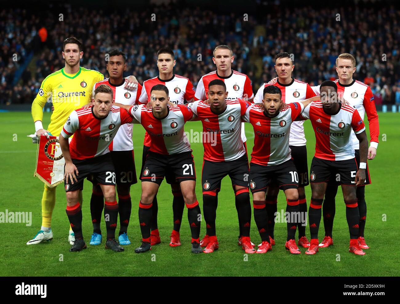 Gruppo del team di Feyenoord. (Top row L - R) portiere di Feyenoord Brad Jones, Renato Tapia, Kevin Diks, Sven van Beek, Steven Berghuis, Sam Larsson. (Riga inferiore L - R) Jens Toornstra di Feyenoord, Sofyan Amrabat, Jean-Paul Boetius, Tonny Vilhena, Ridgeciano HAPS Foto Stock