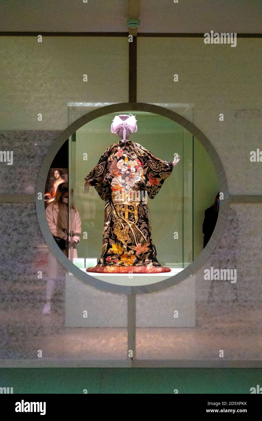 Kimono: Da Kyoto a Catwalk mostra al Victoria & Albert Museum, Londra, Regno Unito Foto Stock
