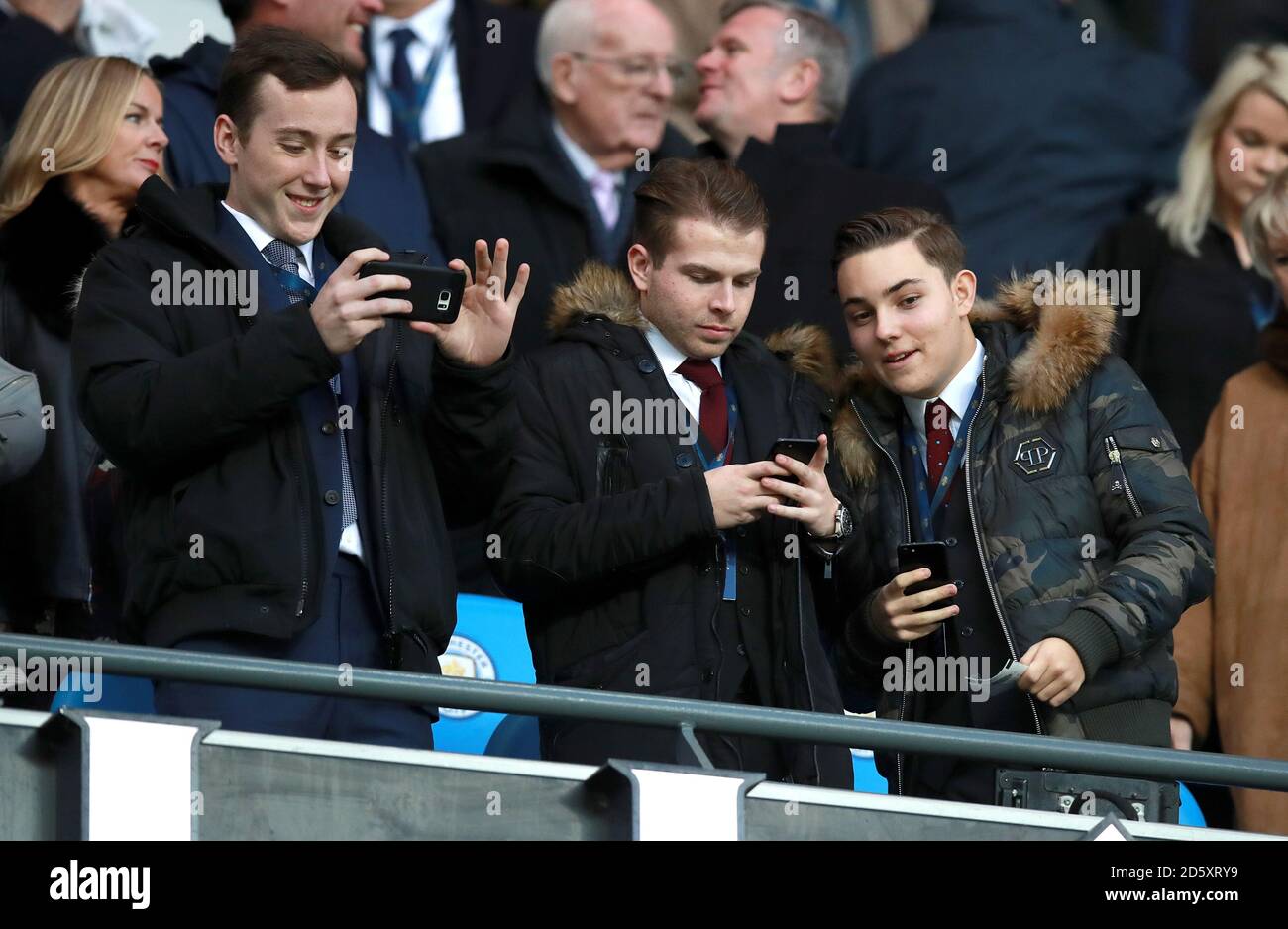 Jack Sullivan, figlio del presidente del West Ham David Sullivan (destra) Foto Stock