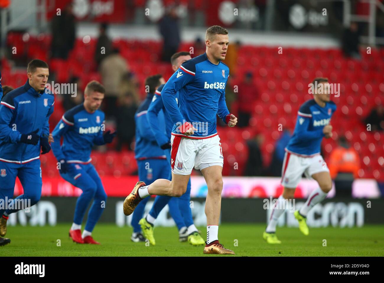 Ryan Shawcross di Stoke City (centro) durante il riscaldamento Foto Stock