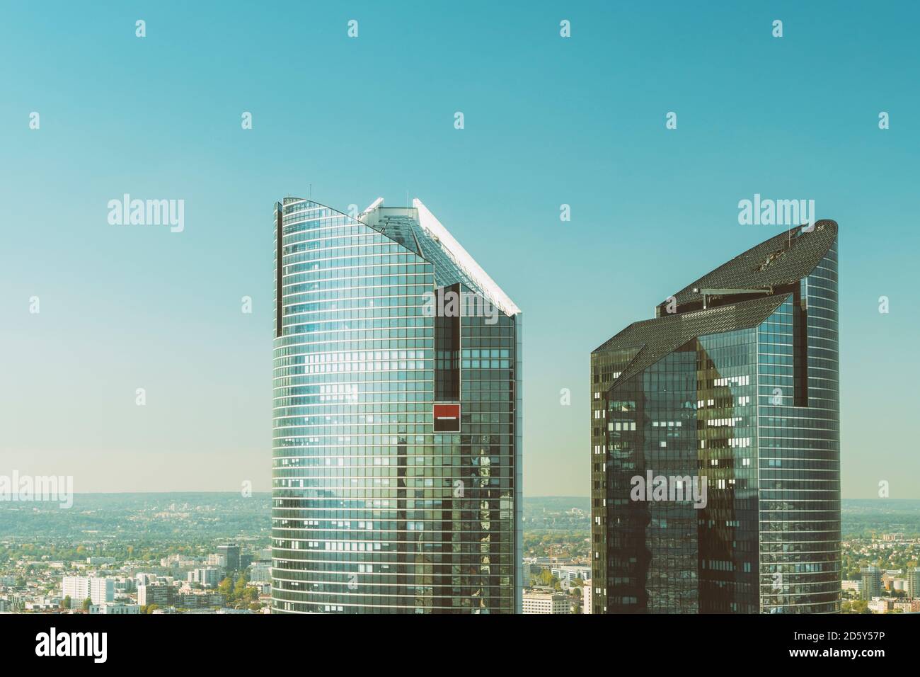 Francia, Parigi, due alti edifici a la Defense Foto Stock
