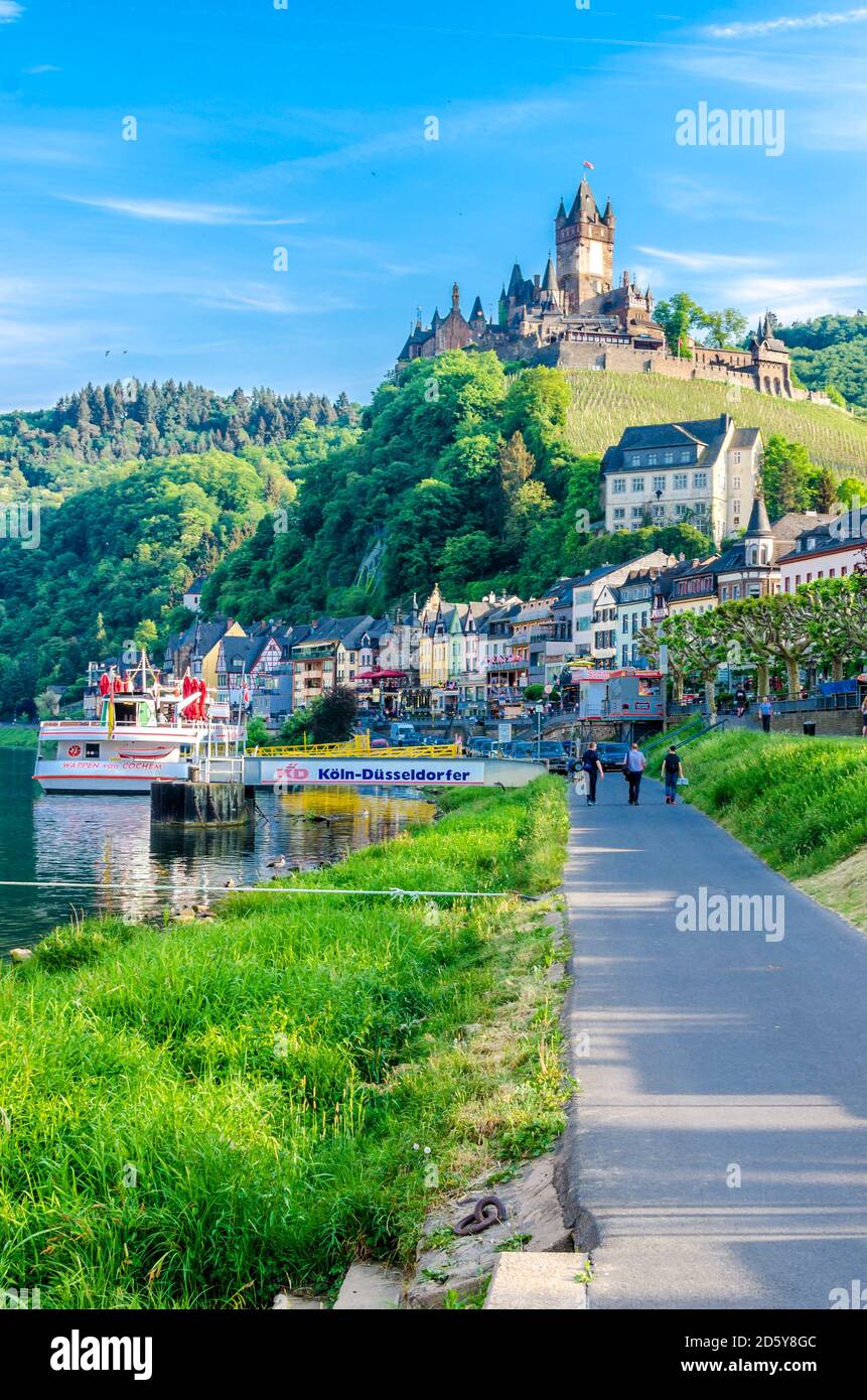 Germania, Renania-Palatinato, Cochem, Castello di Cochem nella valle della Mosella Foto Stock
