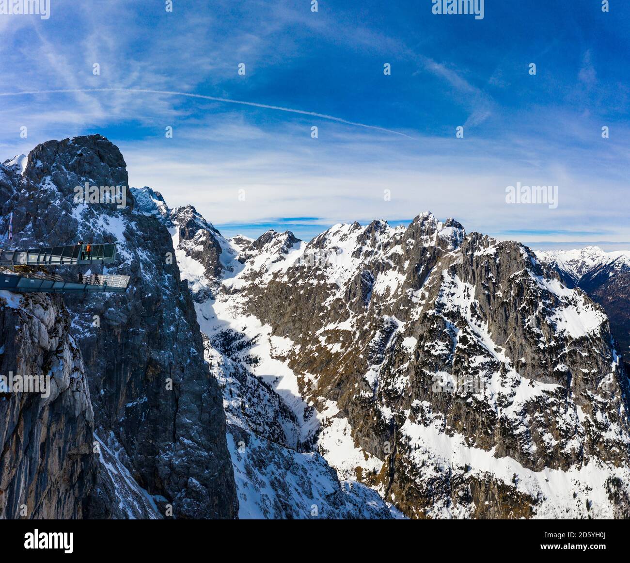 In Germania, in Baviera, Mittenwald, montagne del Wetterstein, Alpspitze, stazione di montagna con AlpspiX piattaforma di visualizzazione Foto Stock