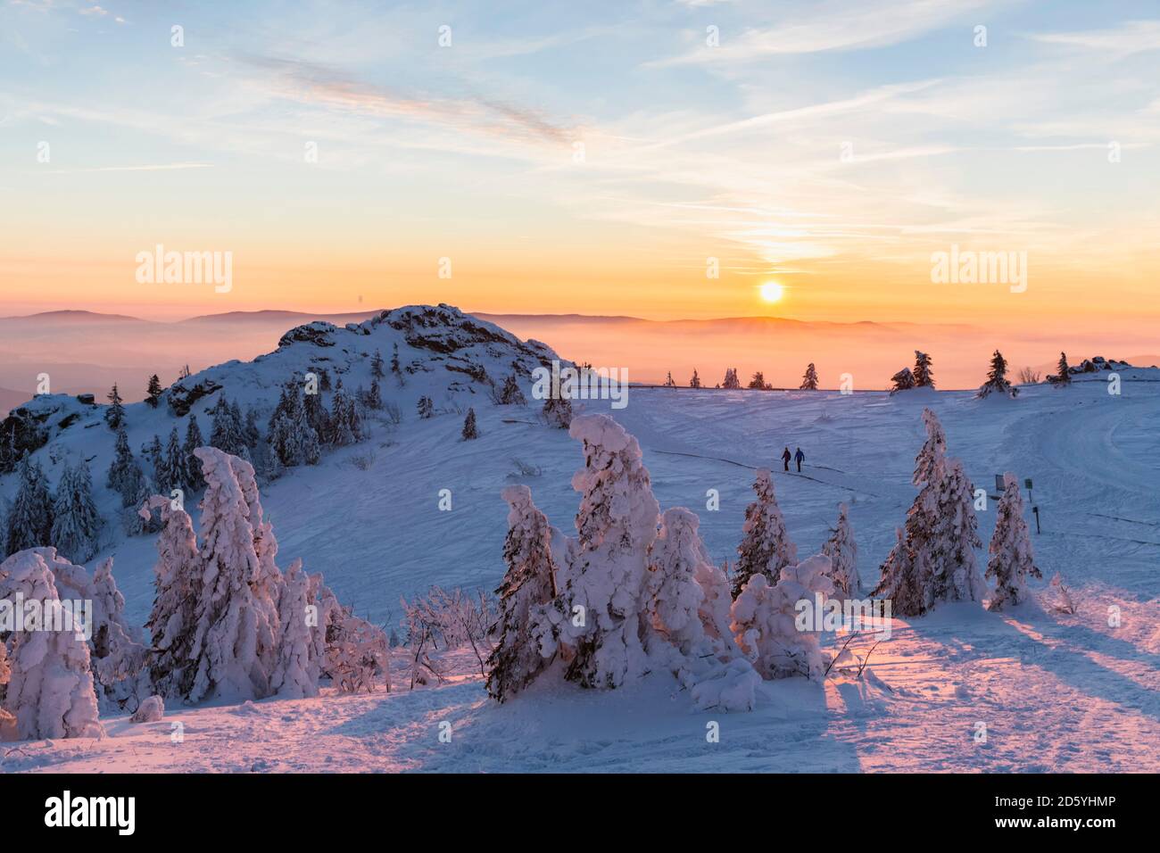 In Germania, in Baviera, foresta Boema in inverno, grande Arber e Richard-Wagner-testa al tramonto Foto Stock