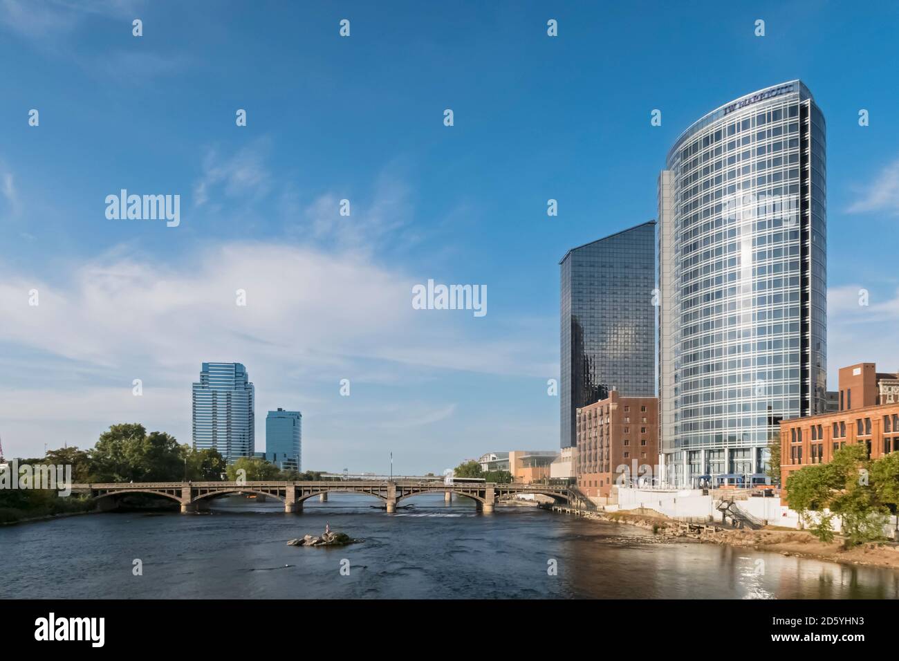 Stati Uniti, Michigan, Grand Rapids, Grand River, centro città Foto Stock