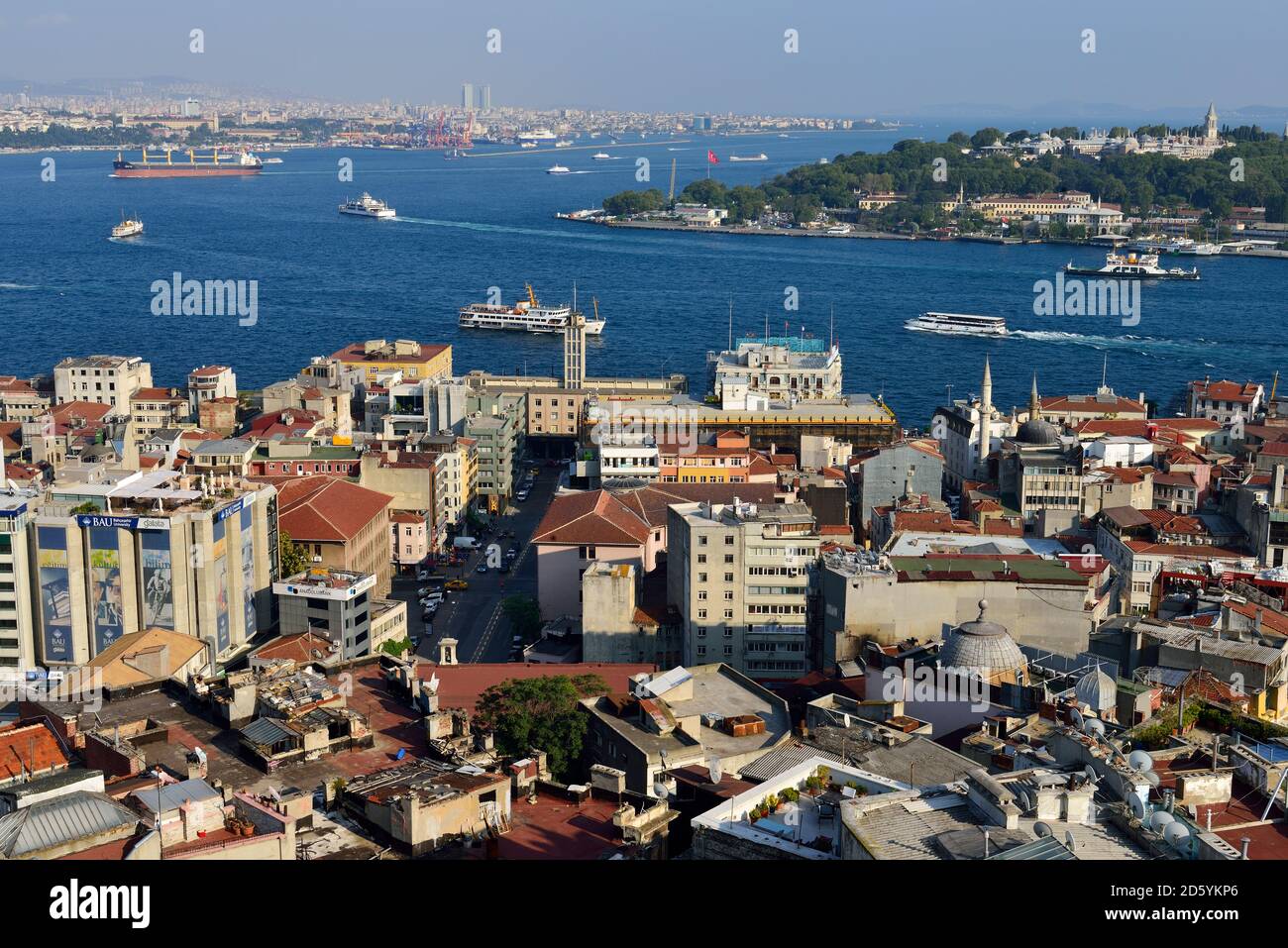 Turchia, Istanbul, Vista dalla Torre di Galata sul Corno d'Oro e sul Bosforo Foto Stock