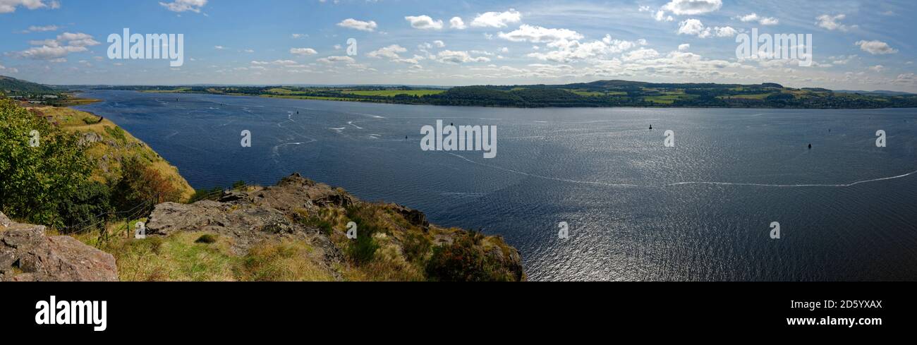 Regno Unito, Scozia, West Dunbartonshire, Dumbarton, Firth of Clyde at River Mouth Leven Foto Stock