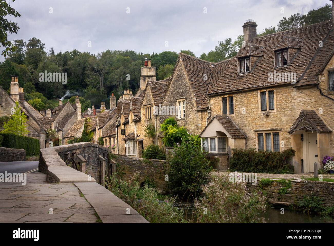 Castello Combe villaggio che si trova in Wiltshire. Rinomato per essere stato utilizzato come sfondo per i film, tra cui il dottor Dolittle, che ha stagliato Rex Harrison Foto Stock
