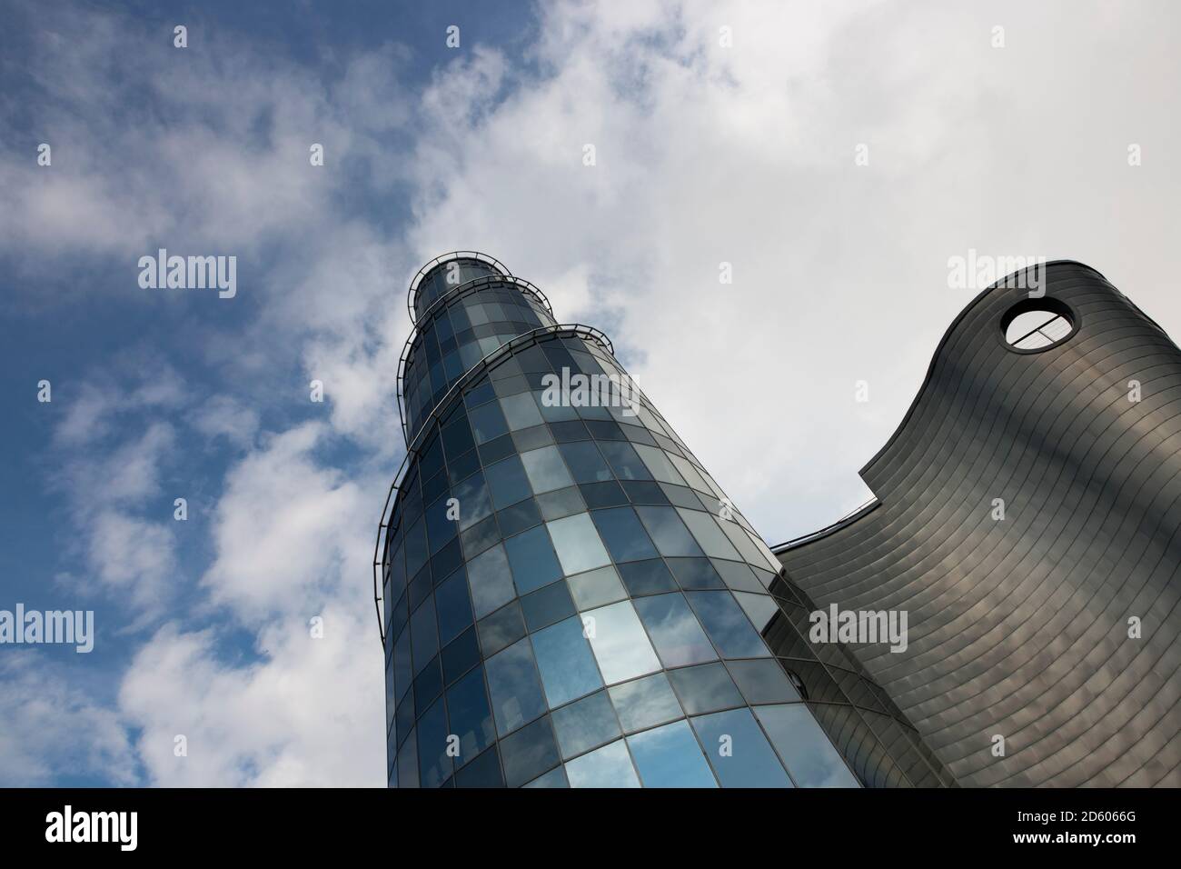 Polonia, Varsavia, facciate della stazione televisiva Telewizja Polska Foto Stock