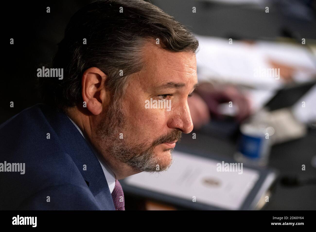 Washington, DC, Stati Uniti. 14 ottobre 2020. Il senatore degli Stati Uniti Ted Cruz (repubblicano del Texas), parla durante un'audizione di conferma del Comitato giudiziario del Senato degli Stati Uniti a Washington, DC, Stati Uniti, mercoledì 14 ottobre 2020. I senatori democratici entrano in un secondo giorno di interrogatorio Barrett dopo aver fatto pochi passi avanti nella loro lotta per tenerla fuori dalla Corte Suprema e aver suscitato pochi indizi su come avrebbe governato i casi chiave. Credit: Stefani Reynolds/Pool via CNP | Usage worldwide Credit: dpa/Alamy Live News Foto Stock