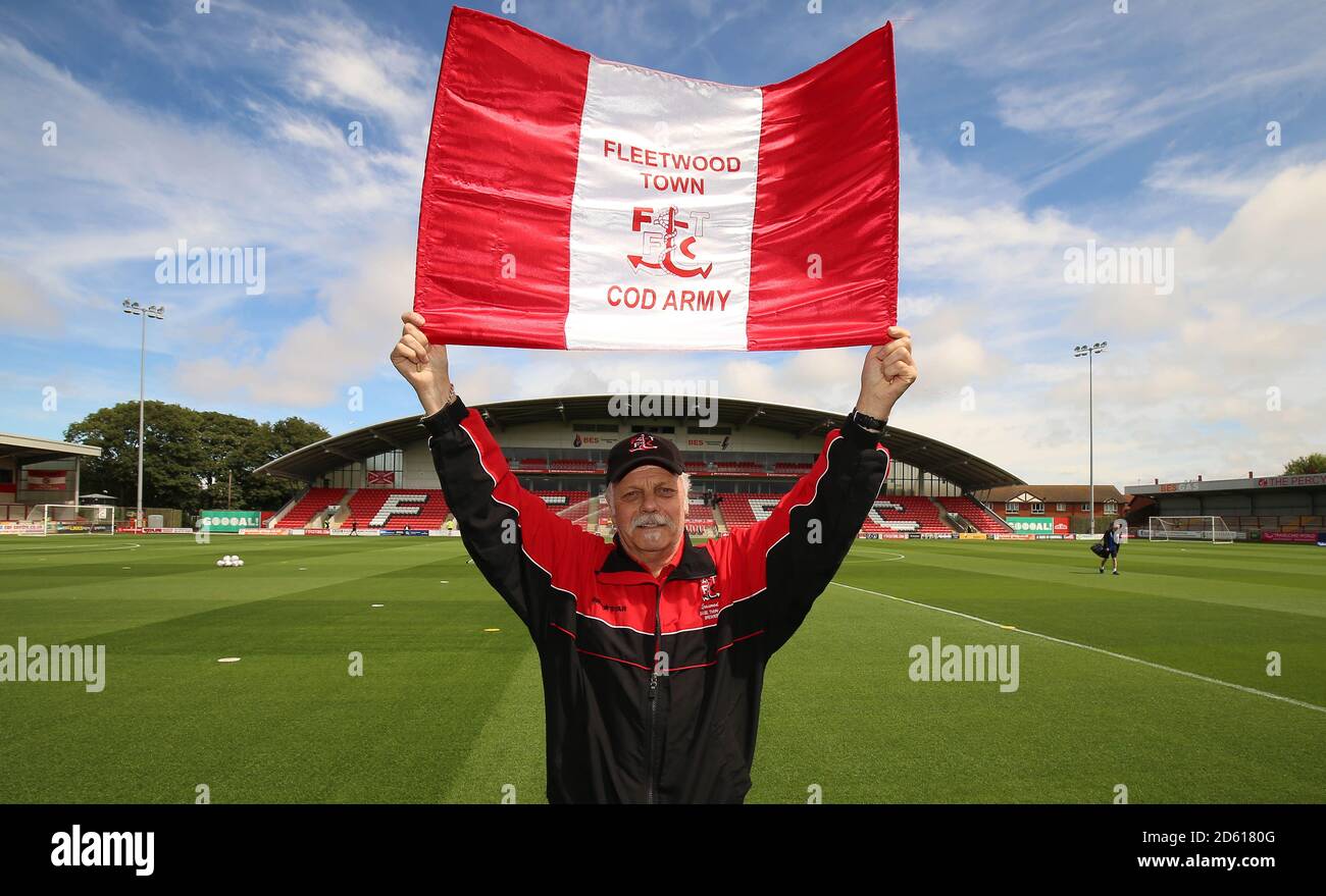 Danny Moore, sostenitore di Fleetwood Town, prima della partita contro AFC Wimbledon Foto Stock