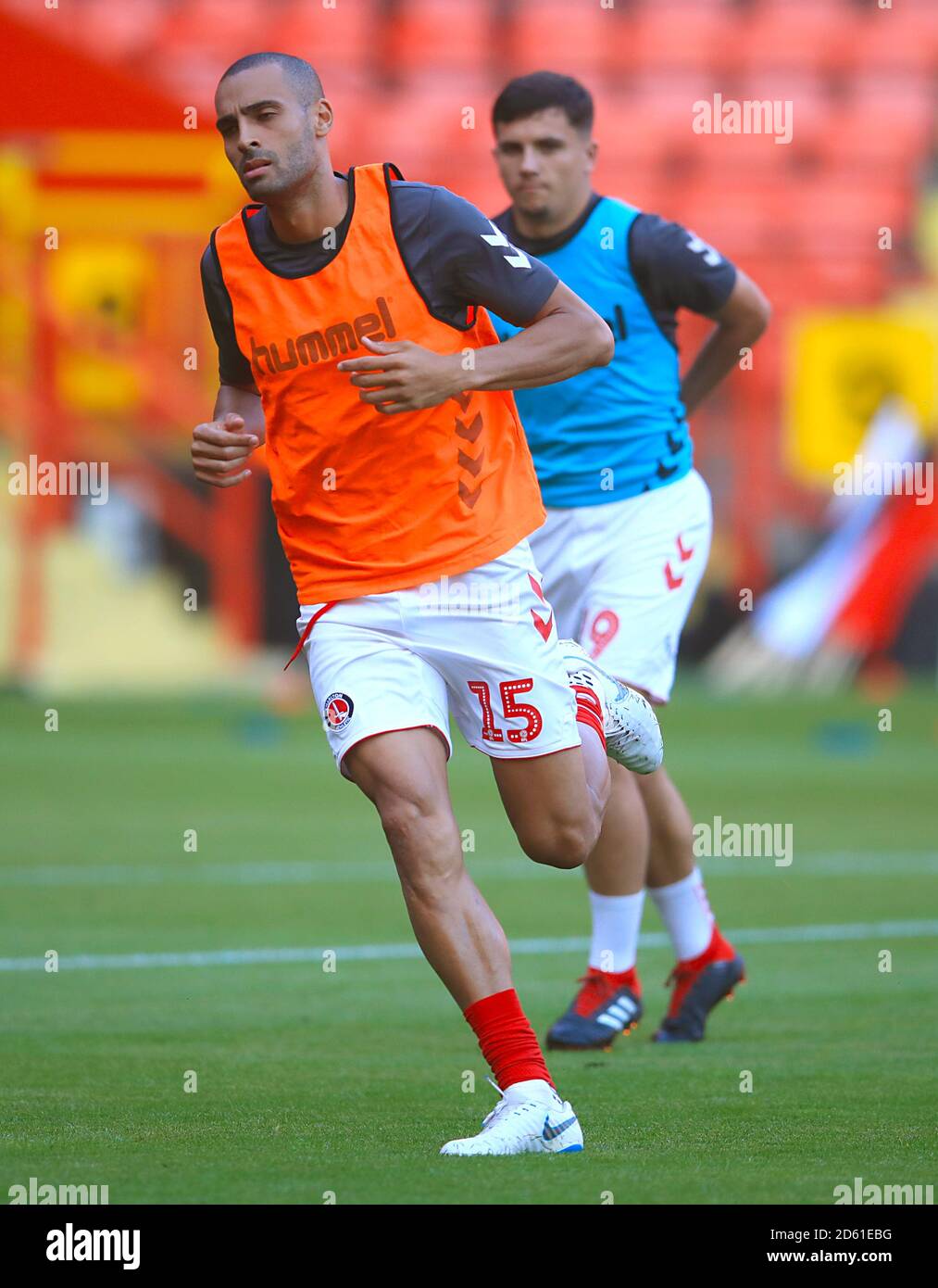 Il Darren Pratley di Charlton Athletic si riscalda prima della partita Foto Stock