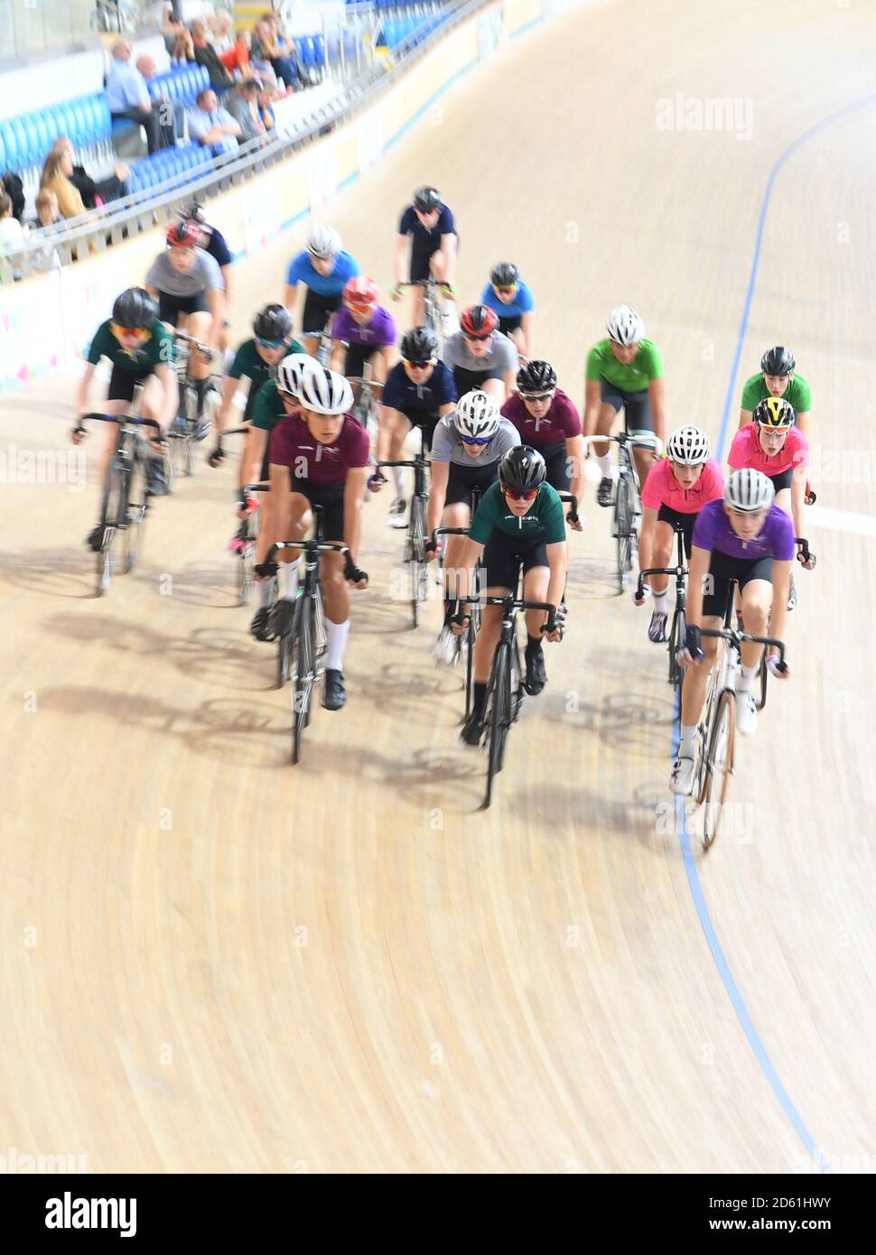 La finale principale di Scratch Race Boys al Derby Velodrome, Derby Arena Foto Stock